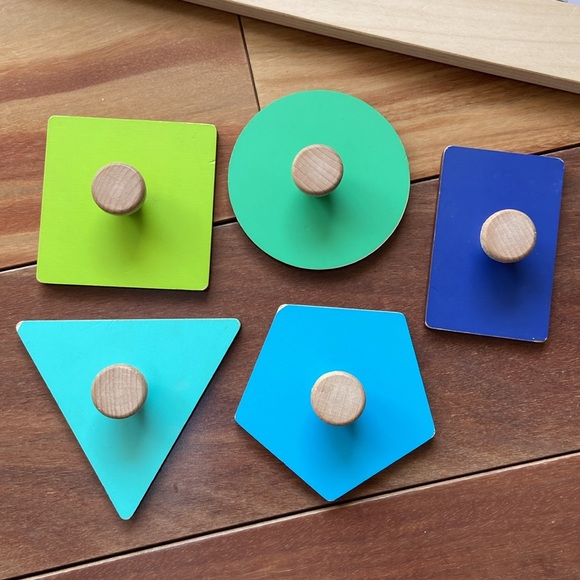 Lovevery Friends of All Shapes Toddler Puzzle 16m - Picture 2 of 7